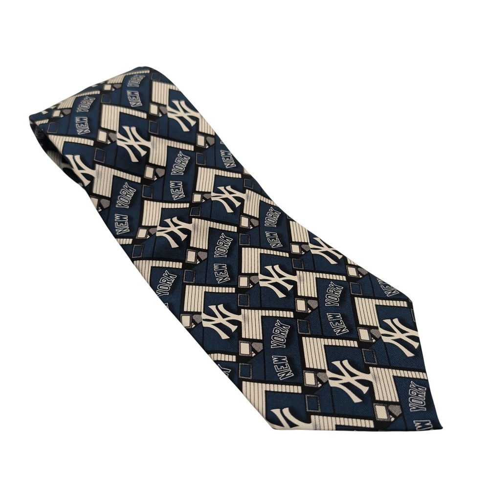 MLB Necktie Mens OS Blue New York Yankees Silk Geometric Logo Baseball Fan Gift